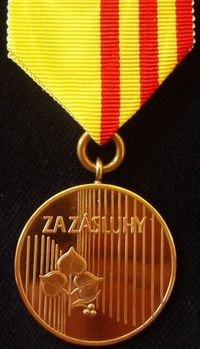 051-medaile-za-zasluhy.jpg